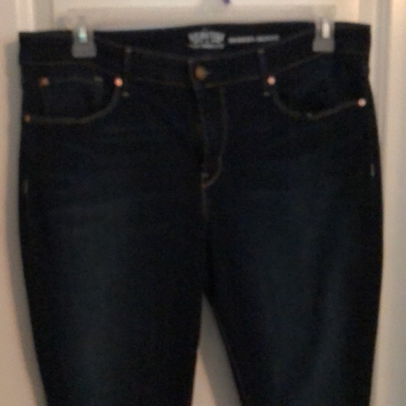 Womenswear’s Levi Strauss Skinny jean’s - Picture 3 of 5